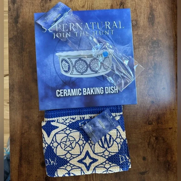 Supernatural Culturefly Baking Bundle Ceramic Baking Dish Towel Pie Server - Picture 1 of 11